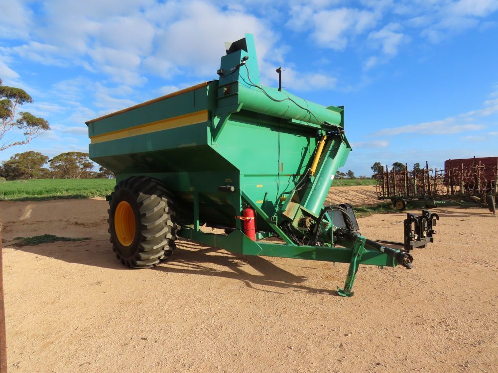 Ag Machinery Mate » Lot 14. Shaddock Farms Dispersal Sale